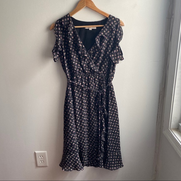 LOFT Dresses & Skirts - LOFT petite Violet cold shoulder floral wrap dress
